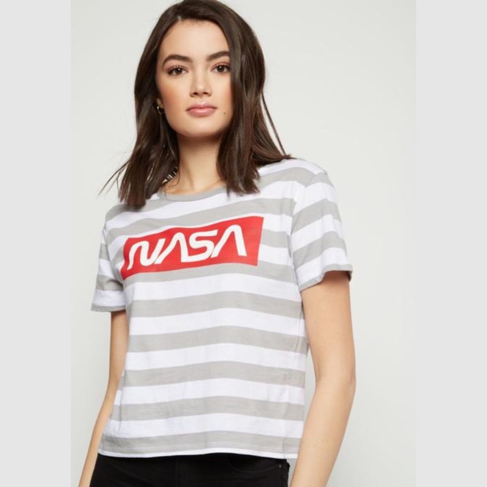 🪐Grey and white striped nasa short sleeve tee